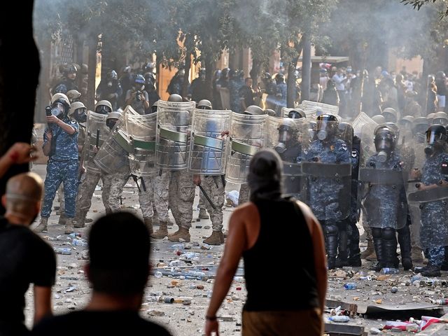 Lebanon Security Forces Sprayed Protesters With Rubber Bullets And Tear Gas Canisters Amnesty 1016