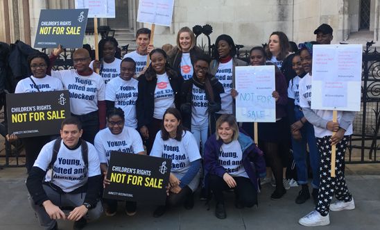 Demo outside the High Court